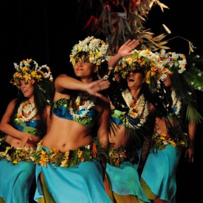 Hei Rurutu - crédit Fabien Chin (2) Hei Rurutu - crédit Fabien Chin (2)